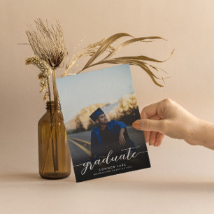 Minimalistisches Foto, das er gemacht hat Graduier Einladung