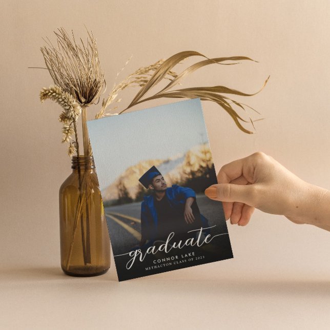 Minimalistisches Foto, das er gemacht hat Graduier Einladung (Von Creator hochgeladen)