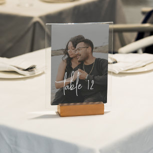 Minimalistisches Foto für handgeschriebene Hochzei Tischnummer