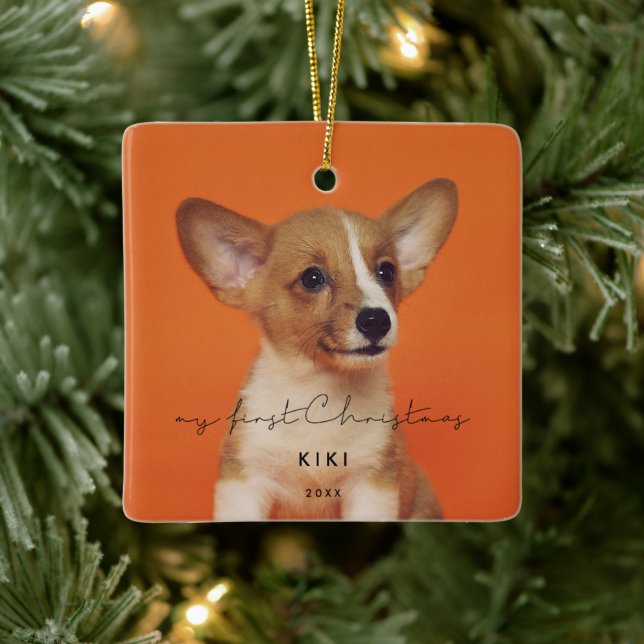 Minimalistisches Foto meines ersten Weihnachtsknec Keramikornament (Baum)