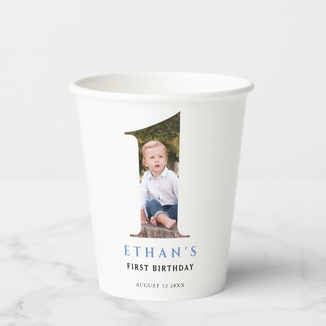 Minimalistisches Foto Nummer 1 Geburtstag Pappbecher (Vorderseite)