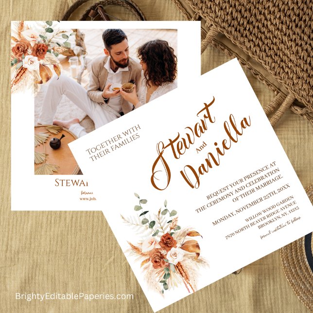 Minimalistisches Foto Terracotta Boho Pampas Weddi Einladung (Minimalist Magic: Terracotta and Pampas Boho Wedding Invitations for the Modern Bride.)