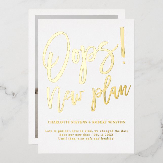 Minimalistisches Gold Neue Plan Hochzeit ändern da Folieneinladung (Vorderseite/Rückseite)