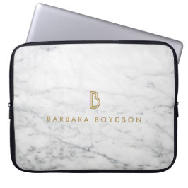 Minimalistisches Goldmonogramm aus weißem Marmor Laptopschutzhülle