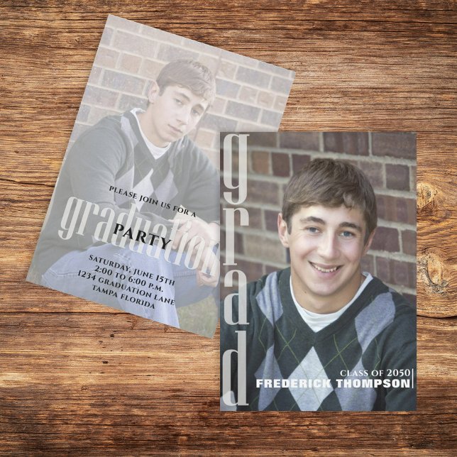 Minimalistisches Graduate Modern Simple Two Foto Einladung (Von Creator hochgeladen)
