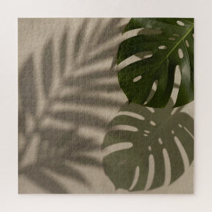 Minimalistisches grünes Monstera-Blatt Tropischer