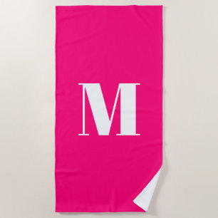 Minimalistisches heißrosa Fuchsienmonogramm Strandtuch