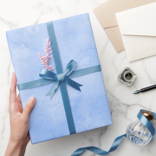 Minimalistisches hellblaues abstraktes Aquarellmus Geschenkpapier (Schenken)