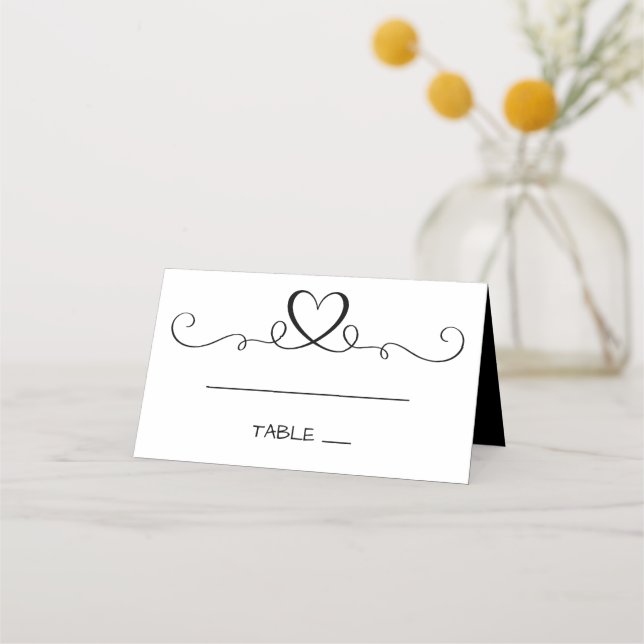 Minimalistisches Herz Schwarz-weiße Hochzeitsherz  Platzkarte (Vorderseite)