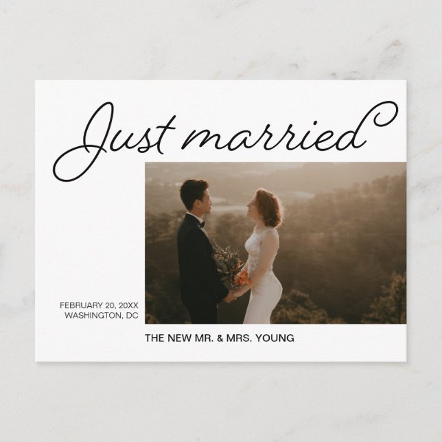 Minimalistisches Just Married Wedding Announcement Postkarte (Vorderseite)