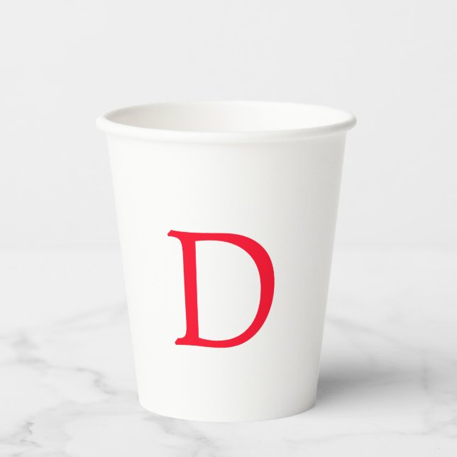 Minimalistisches klassisches Rotes Monogramm Pappbecher (Vorderseite)