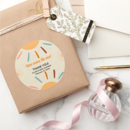 Minimalistisches Kunsthandwerk kommt hier zur Son Runder Aufkleber