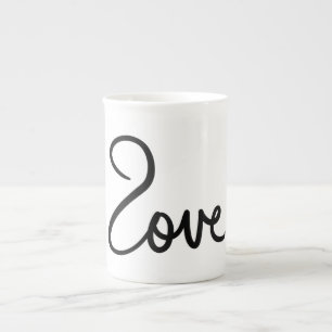 Minimalistisches "Liebe"-Wort-Typografie-Design Prozellantasse