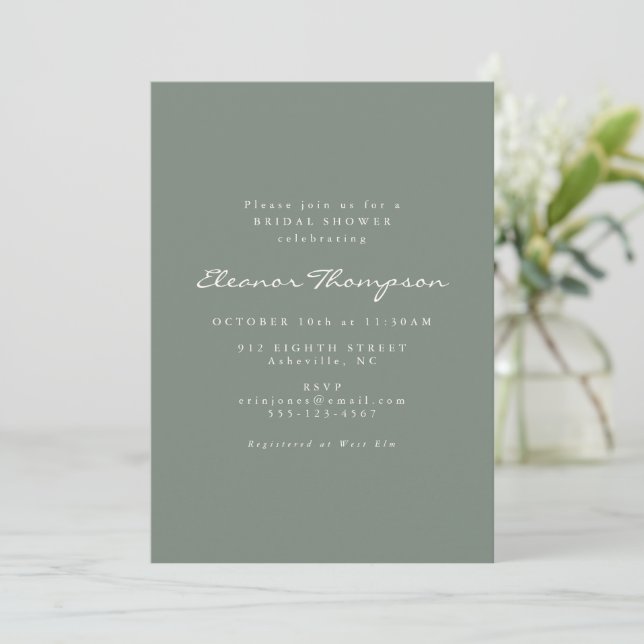 Minimalistisches modernes Dark Sage Script-Brautpa Einladung (Stehend Vorderseite)