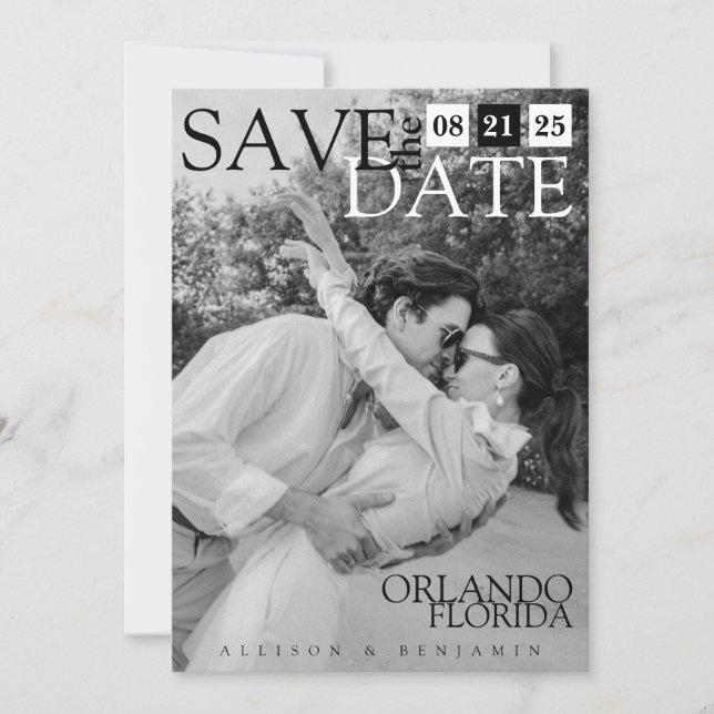 Minimalistisches, modernes, elegantes Schwarz-Weiß Save The Date (Vorderseite)