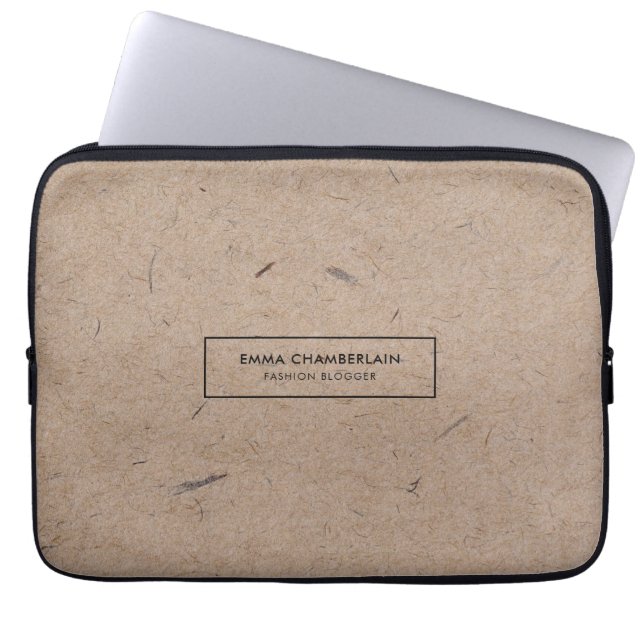 Minimalistisches, modernes, rustikales Kraftpapier Laptopschutzhülle (Vorderseite)