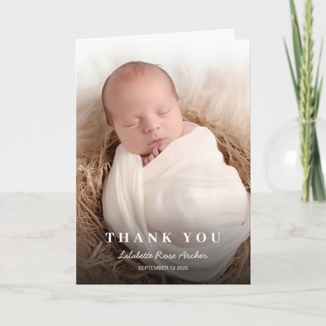 Minimalistisches modernes White Typografy Baby Fot Dankeskarte (Vorderseite)