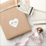 Minimalistisches Mongram Script für das benutzerde Herz-Aufkleber<br><div class="desc">Erhöhen Sie Ihre Hochzeitdetails mit dem Minimalistischen Monogram Script Custom Wedding Date Sticker. Dieser elegante und personalisierte Herzaufkleber fügt Ihrem Hochzeitsgeschenk eine Touch von Eleganz hinzu, sodass Sie Ihr Mono- und Hochzeitsdatum auf einfache und dennoch wirkungsvolle Weise präsentieren können. Der Herzaufkleber zeichnet sich durch ein minimalistisches Skriptdesign aus, das zeitlose...</div>