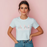 "Minimalistisches Monogramm Personalisierte Pastet<br><div class="desc">Mit diesem personalisierten T - Shirt in Pastellrosa lassen Sie Ihren persönlichen Stil ausdrücken. Dieser T - Shirt mit individuellem Anfangs- und Namensgebrauch in einem eleganten und modernen Design eignet sich hervorragend für lässige Kleidung oder als Geschenk. Aus weichem, hochwertigem Stoff gefertigt, bietet es Komfort und Langlebigkeit. Das elegante pastellrosa...</div>