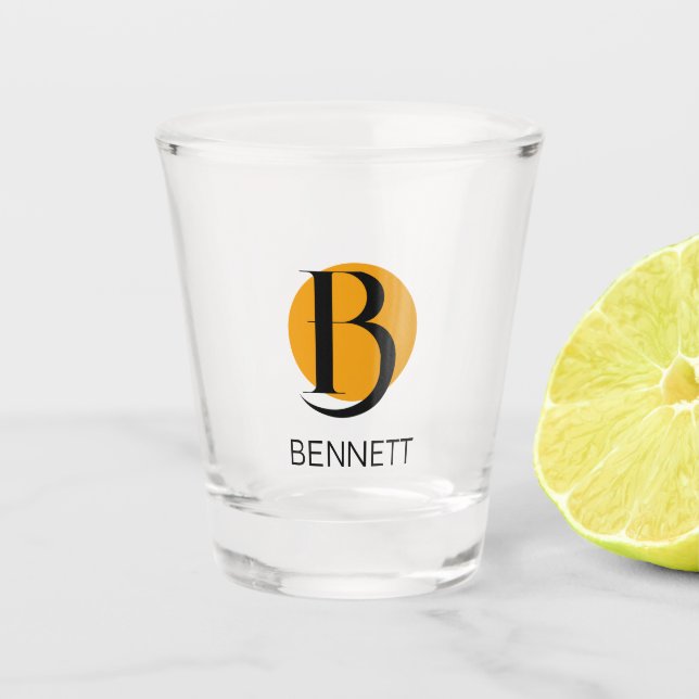 Minimalistisches Orange Dot Initial Shot Glass Gif Schnapsglas (Vorderseite)