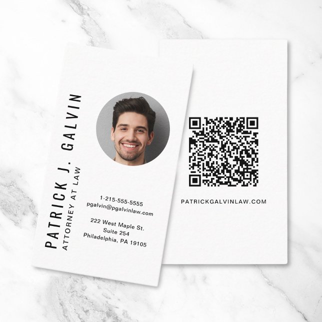 Minimalistisches QR-Foto Beruflich Visitenkarte (Make a lasting impression with this modern business card featuring your photo and scannable QR code)