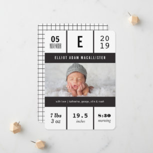 Minimalistisches Raster-Baby-Statistik-Foto-Design Ankündigung