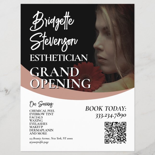Minimalistisches Schönheitsmodell-Ästhetik-Salon-  Flyer (Vorne)