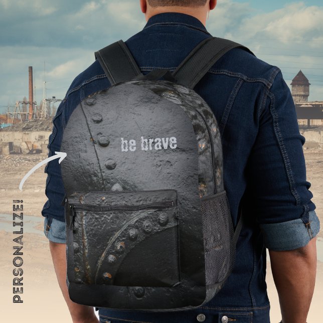 Minimalistisches schwarzes Metall im industriellen Bedruckter Rucksack (Von Creator hochgeladen)
