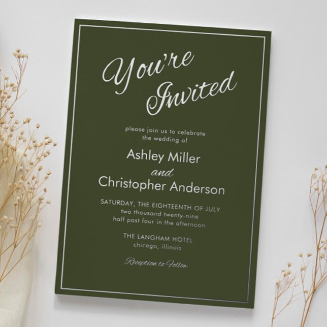 Minimalistisches Script Army Green Wedding Folieneinladung (Von Creator hochgeladen)