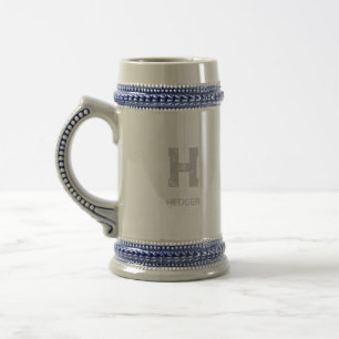 MINIMALISTISCHES SILBERNES EIN-BUCHSTABEN-MONOGRAM BIERGLAS