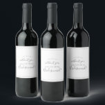 Minimalistisches Silberüberdacht Vorschlag Weineti Weinetikett<br><div class="desc">Dieses minimalistisch silberne Brautwein-Label ist perfekt für eine einfache Hochzeit. Das moderne romantische Design besticht durch klassische silbergraue und weiße Typografie gepaart mit einer rustikalen und eleganten Kalligraphie mit Vintagem handgeschriebenem Stil. Anpassbar in jeder Farbe. Behalt das Design einfach und elegant, wie es ist, oder personalisiere es durch Hinzufügen von...</div>
