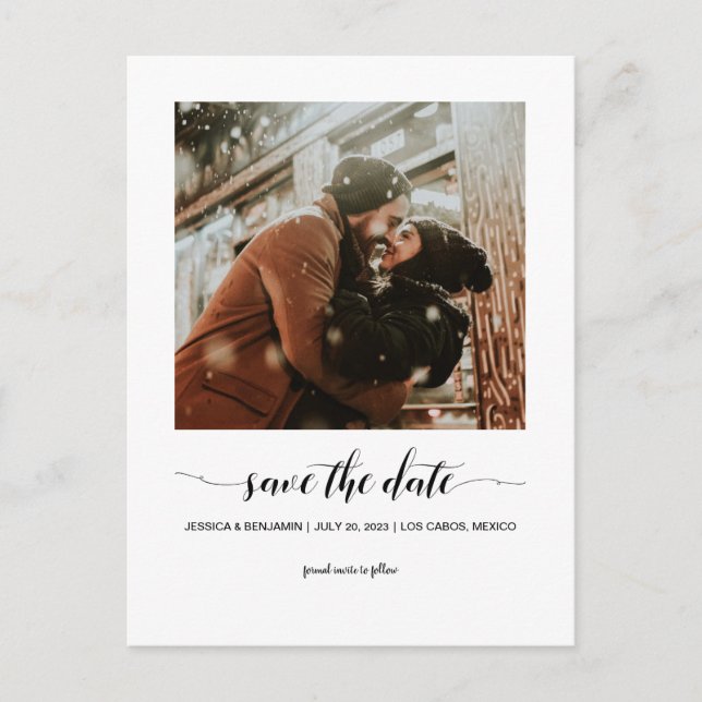 Minimalistisches Skript-Foto Save the Date Postkar Einladungspostkarte (Vorderseite)