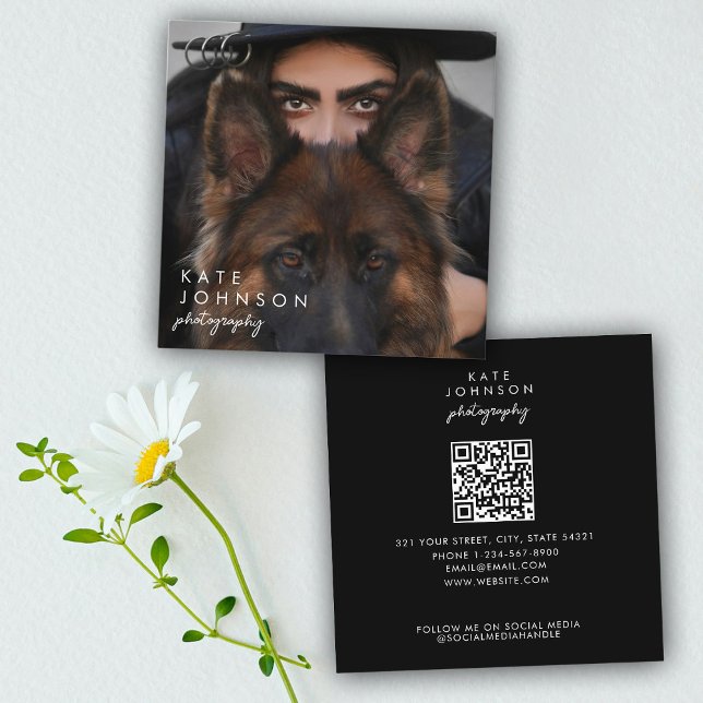 Minimalistisches Skript Vollständiges Foto QR Code Quadratische Visitenkarte (Minimalist Script Full Photo QR Code Social Media Square Business Card)