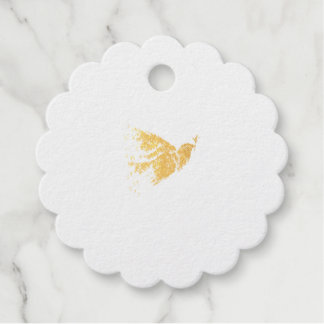 Minimalistisches T-Shirt mit fliegender Friedensta Geschenkanhänger