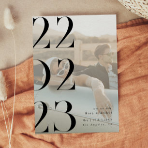 Minimalistisches und schickes Schwarz-Weiß Save th Einladung