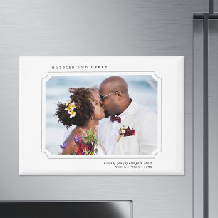 Minimalistisches Verheiratetes und fröhliches Foto Magnet