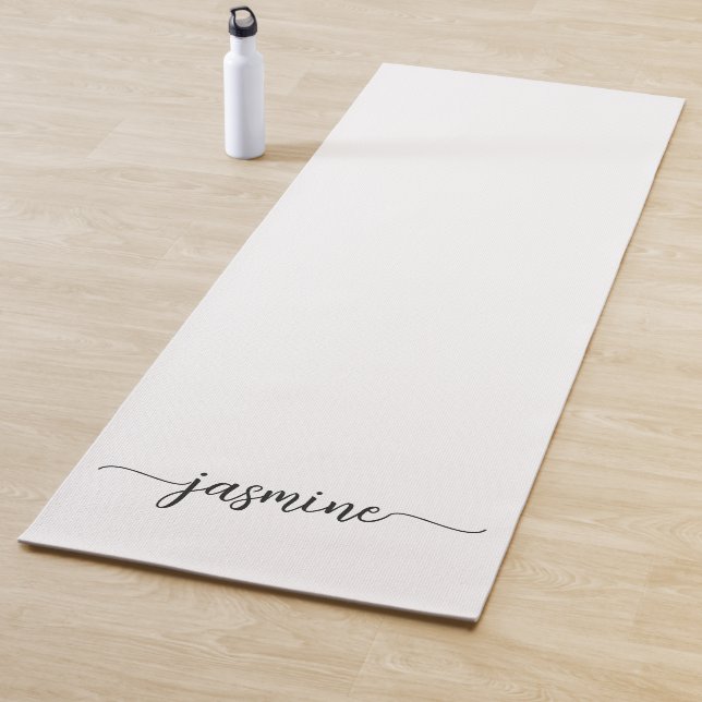 Minimalistisches White Girl Monogram Name Script Yogamatte (Beispiel)