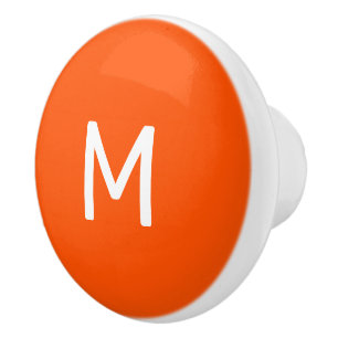 Minimalistisches Whitepaper über Orange Keramikknauf