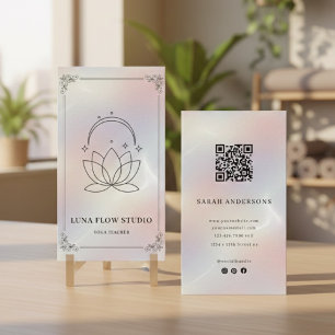 Minimalistisches Yoga-Studio mit QR-Code Hologra Visitenkarte