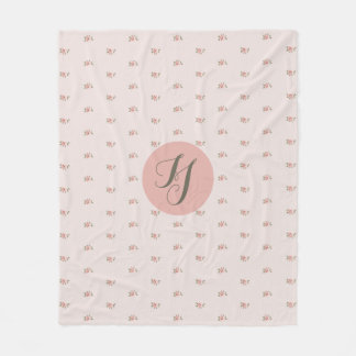 Minimierte Rose und Monogramm Fleecedecke