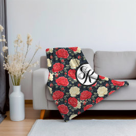 Minimierte Rose und Monogramm Sherpadecke