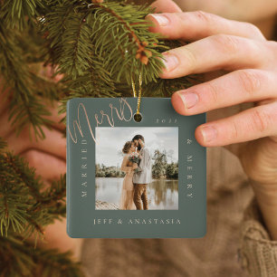 Minimum Modern Married & Merry Gold Script 2 Foto Keramikornament