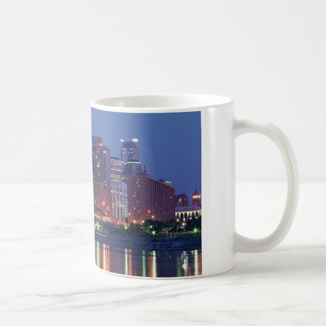 Minneapolis Skyline in der Nacht Kaffeetasse (Rechts)