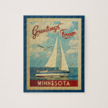 Minnesota Sailboat Vintage Reise<br><div class="desc">Diese Grüße von Minnesota Vintage Reise nautische Design verfügt über ein Boot,  das auf dem Wasser mit Möwen segeln und einen blauen Himmel gefüllt mit prächtigen puffigen weißen Wolken.</div>