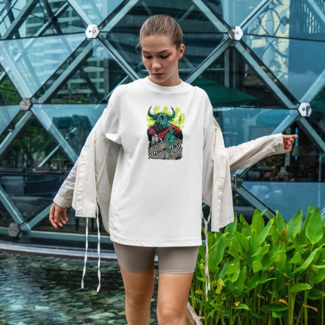 Minotaur Monster Mythisches Griechenland T-Shirt (Von Creator hochgeladen)