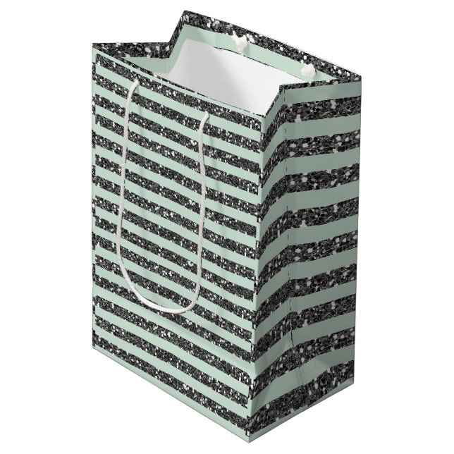 Minty Minze Green & Silver Glitzer Streifen Party Mittlere Geschenktüte (Vorderseite Schrägansicht)