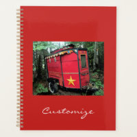 Minuscule caravane rouge tzigane customisée