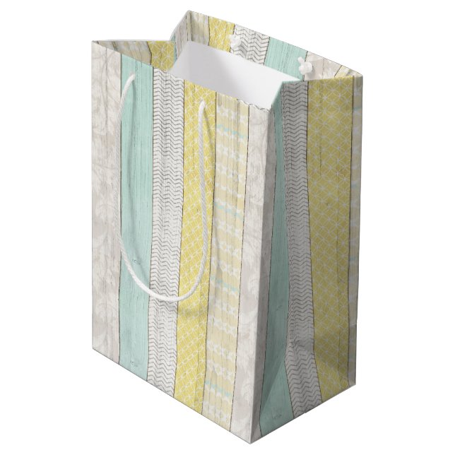 Minze & gelbe geometrische Holzdusche Mittlere Geschenktüte (Rückseite Schrägansicht)