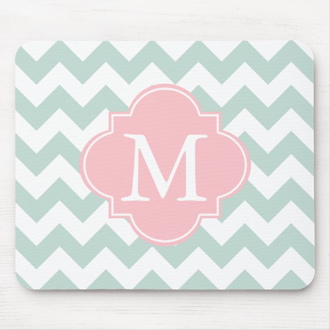 Minze Grün und Rosa Moderne Zickzack Monogramm Mousepad (Vorne)