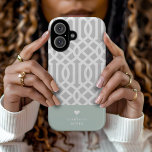 Minze und graue Trellis-Herz-Monogramm iPhone 16 Hülle<br><div class="desc">Stilvolle, individuelle Telefonzelle in Grau, Minze und Weiß. Dieses Design zeichnet sich durch ein prächtiges marokkanisches Trellis-Muster aus. Personalisieren Sie es mit Ihrem Namen Monogramm oder anderen benutzerdefinierten Text mit einem niedlichen Herzsymbol. Verwenden Sie die Designtools, um Hintergrundfarben auszuwählen, Schriftart und Farben zu bearbeiten und eigene Fotos hochzuladen, um ein...</div>